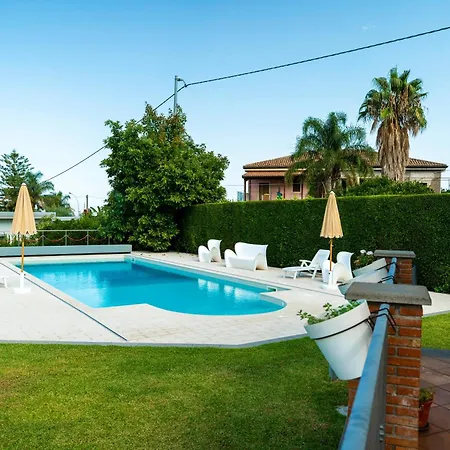 Holiday home Tropical House San Leonardello