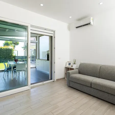 Holiday home Tropical House San Leonardello